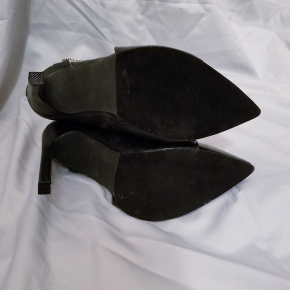 Lilliana Cara-7 Bootie Black with Chains New - Picture 4 of 7